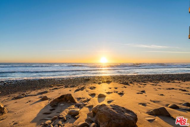 43000 Pacific Coast Highway, Malibu CA: https://media.crmls.org/mediaz/32573c62-de55-4606-8bd4-e2a42aac3728.jpg