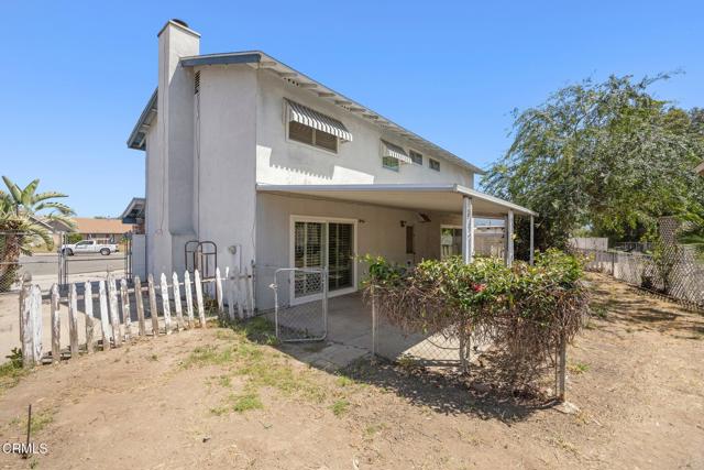 2575 Gayle Place, Simi Valley CA: https://media.crmls.org/mediaz/32576010-a590-427e-8df0-8bc51e2ee29e.jpg