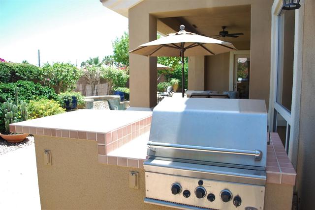 37810 Pineknoll Avenue, Palm Desert CA: https://media.crmls.org/mediaz/32576241-0425-4c55-b6e1-fb9ca7932cf4.jpg