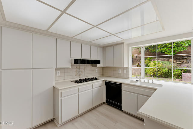 Detail Gallery Image 20 of 48 For 6397 Loma Vista Rd, Ventura,  CA 93003 - 4 Beds | 2/1 Baths