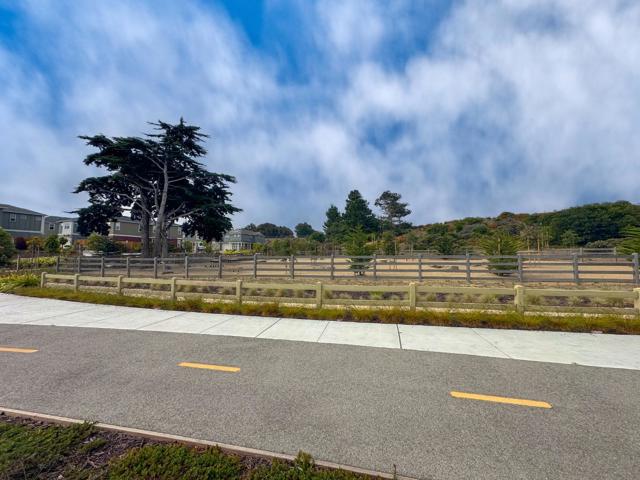 267 Sandy Gulch Drive, Marina CA: https://media.crmls.org/mediaz/3258aa3c-32f9-416e-8d96-84ee0826a5d7.jpg