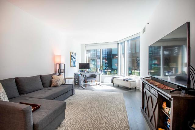 318 Main Street, San Francisco CA: https://media.crmls.org/mediaz/3258e88f-ef9a-49c6-ad5f-aaab707f4d60.jpg