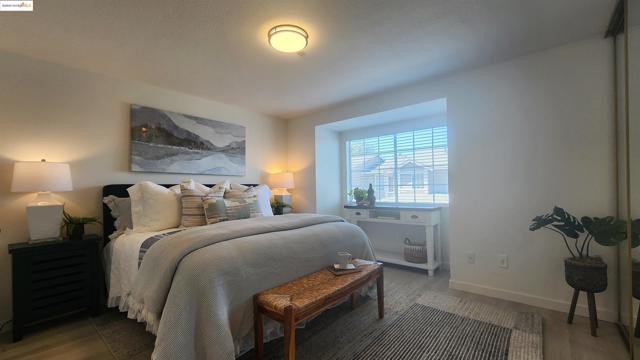 128 Harris Cir, Bay Point CA: https://media.crmls.org/mediaz/325920f1-8494-42cb-8b71-cc94a0ac9eee.jpg
