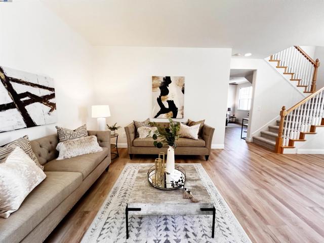 49031 Woodgrove Cmn, Fremont CA: https://media.crmls.org/mediaz/325a6b06-8e24-4b57-a05e-3883c043df59.jpg