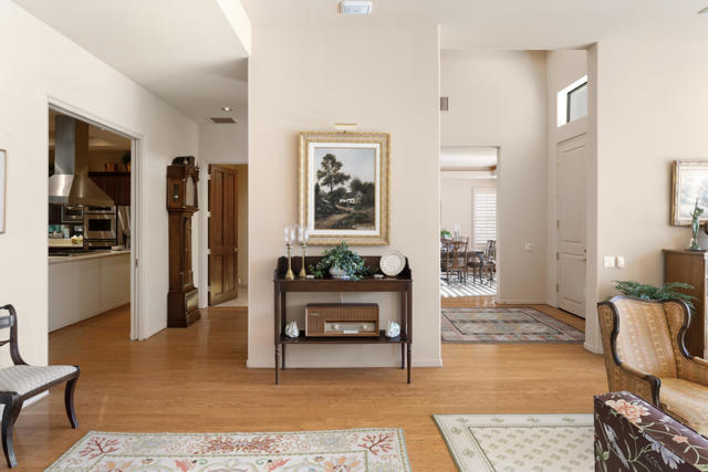 900 Dogwood Circle E, Palm Springs, CA 92264