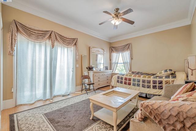 190 Pickering Ave, Fremont CA: https://media.crmls.org/mediaz/325b4d7f-8136-46ca-91ca-238d93ac870b.jpg