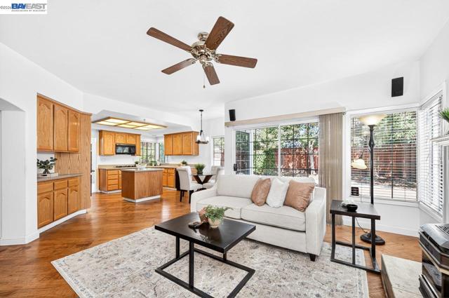 Image 16 of 46 For 579 Amberwood Way