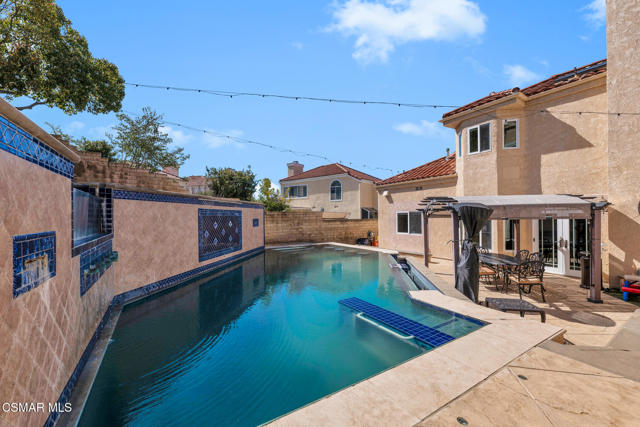 4542 Skidmore Court, Moorpark CA: https://media.crmls.org/mediaz/325ba081-7f0c-4cb2-95b4-bc05770ba753.jpg