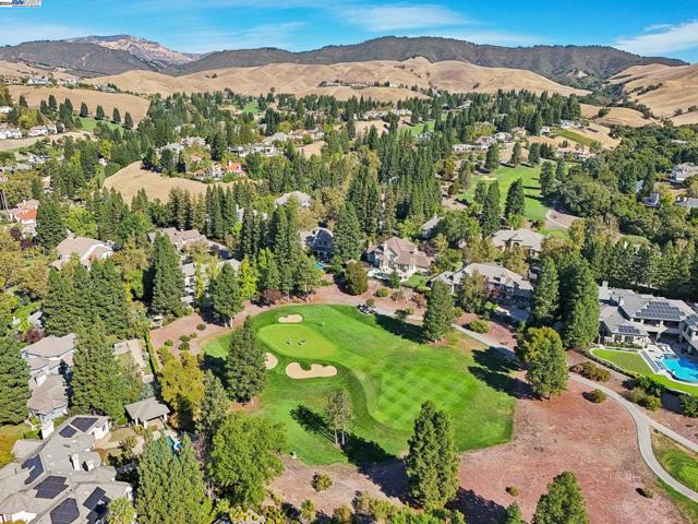 108 Kingswood Cir, Danville CA: https://media.crmls.org/mediaz/325c0d86-3b20-45e4-9b34-c43a975a86c9.jpg