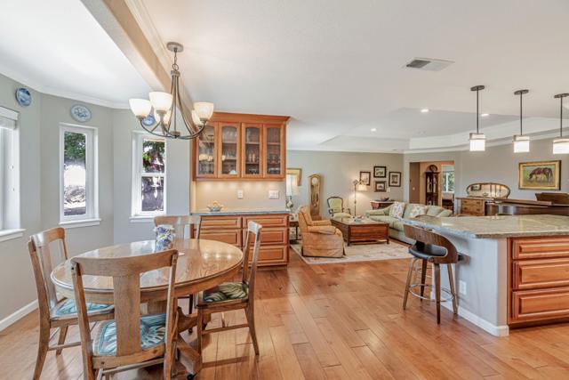 19225 Reavis Way, Salinas CA: https://media.crmls.org/mediaz/325d3a5a-f16b-4a3c-8757-0fae4119abc1.jpg