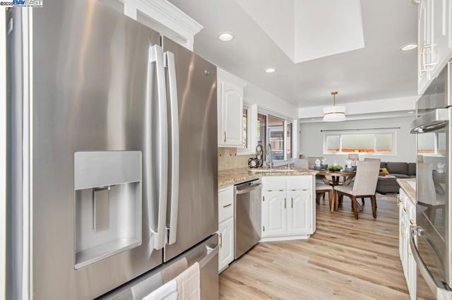 6767 Taffy Ct, Pleasanton CA: https://media.crmls.org/mediaz/325d4198-596c-4100-a488-8319feab1cd0.jpg