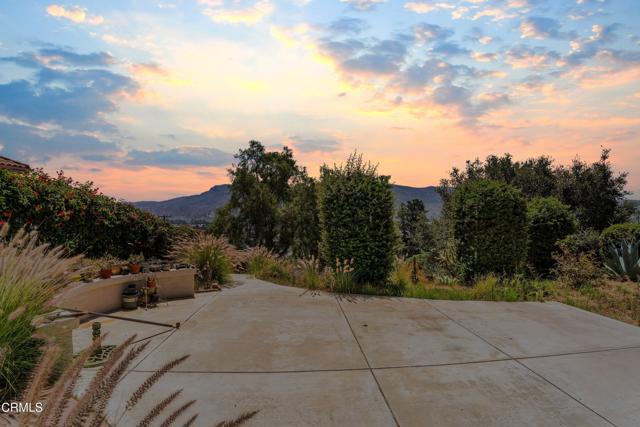 800 Manor Ridge Road, Santa Paula CA: https://media.crmls.org/mediaz/325eb911-7552-4acb-add8-494c2f2f2af2.jpg