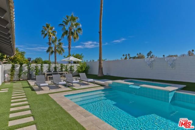 3545 Ridgeview Circle, Palm Springs CA: https://media.crmls.org/mediaz/325f3ae6-24b1-4b93-af50-bb05951aee0e.jpg