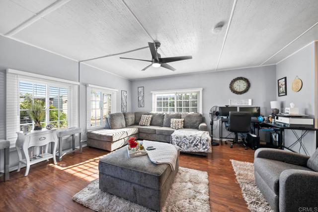 Detail Gallery Image 5 of 43 For 444 Anita St #19,  Chula Vista,  CA 91911 - 2 Beds | 2 Baths