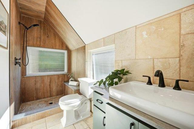 11265 Canyon Drive, San Jose CA: https://media.crmls.org/mediaz/325fd645-bc1c-4dc6-975f-5204390e19b3.jpg