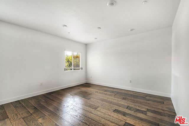 2974 Ripple Place, Los Angeles CA: https://media.crmls.org/mediaz/326021d3-d616-4904-aa73-6b06860fec7b.jpg