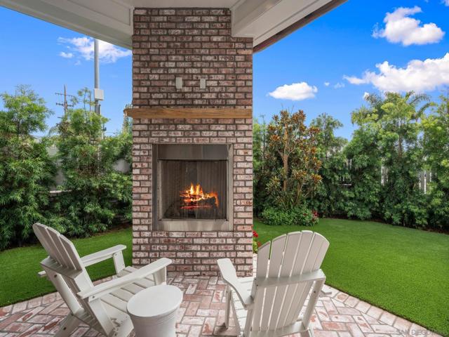 466 Westbourne St, La Jolla CA: https://media.crmls.org/mediaz/326043c1-3a4c-41c5-813b-8b8287d03076.jpg