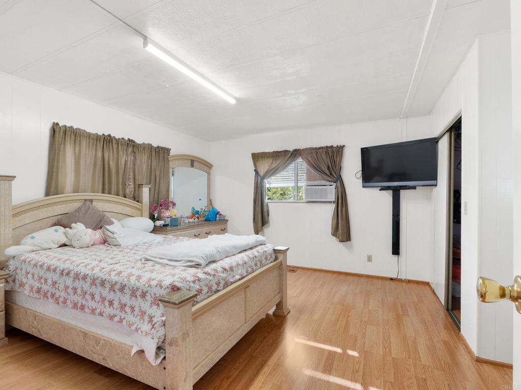 155 Las Flores - photo 14