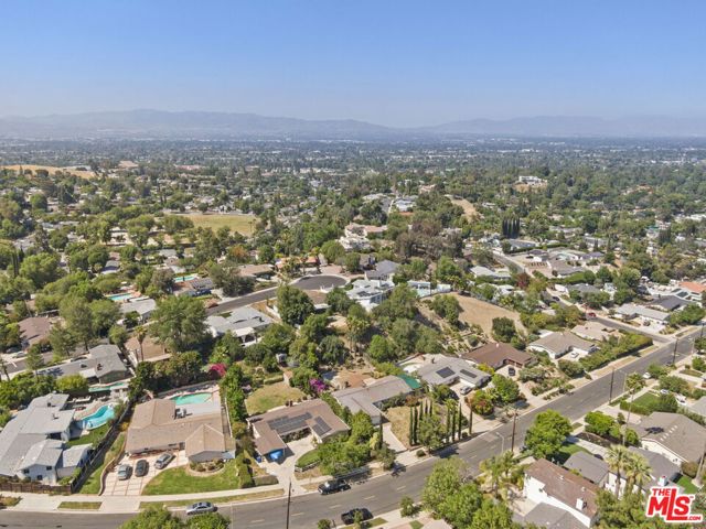 20315 Clark Street, Woodland Hills CA: https://media.crmls.org/mediaz/3261a9b2-109e-4f1a-bd5e-493408b72a71.jpg