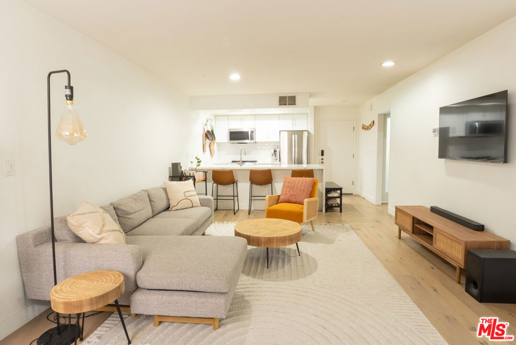 740 N Kings Road #122
