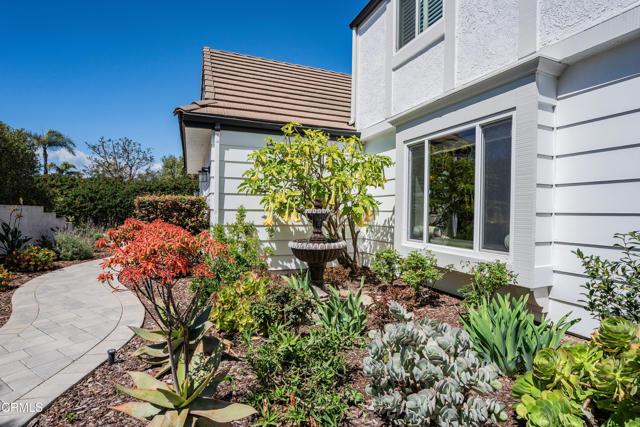 6065 Cielo Vista Court, Camarillo CA: https://media.crmls.org/mediaz/3261e983-7410-4288-9d87-6d692cf3b62d.jpg