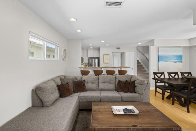 735 Jersey Court, San Diego CA: https://media.crmls.org/mediaz/326242de-00a8-46fa-a8c5-2d1ace550166.jpg