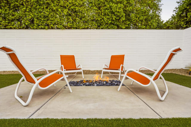 1877 S Navajo Drive, Palm Springs, CA 92264