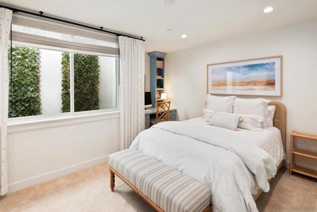 552 G Avenue, Coronado CA: https://media.crmls.org/mediaz/3263a88e-d205-412b-ad53-8dc73cd7c4a7.jpg
