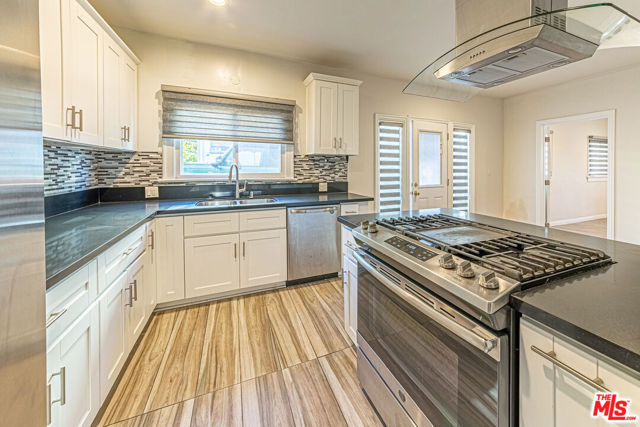 801 N Alexandria Avenue, Los Angeles CA: https://media.crmls.org/mediaz/3264401b-e867-4dc7-aa9b-fcc007affe21.jpg