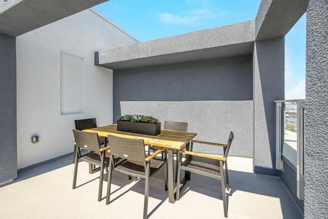 2388 Stanford Street, Alameda CA: https://media.crmls.org/mediaz/3264cfa4-9ca0-418e-836f-f0f7efb05066.jpg