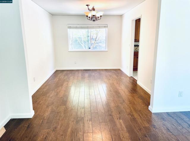 310 Miranda Ln, Alamo CA: https://media.crmls.org/mediaz/32650200-a6df-4f86-910e-a111cc674c70.jpg