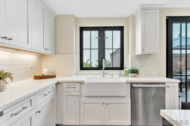 726 Silver Street, La Jolla CA: https://media.crmls.org/mediaz/32653b43-14e4-4e36-aba8-ea6c787f8742.jpg