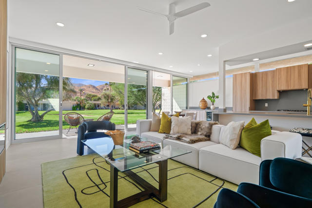 172 Desert Lakes Drive, Palm Springs, CA 92264