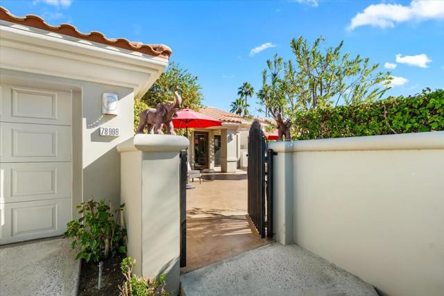 78999 Breckenridge Drive, La Quinta CA: https://media.crmls.org/mediaz/32669e6e-a8bb-47ff-acd4-9925d431eda1.jpg