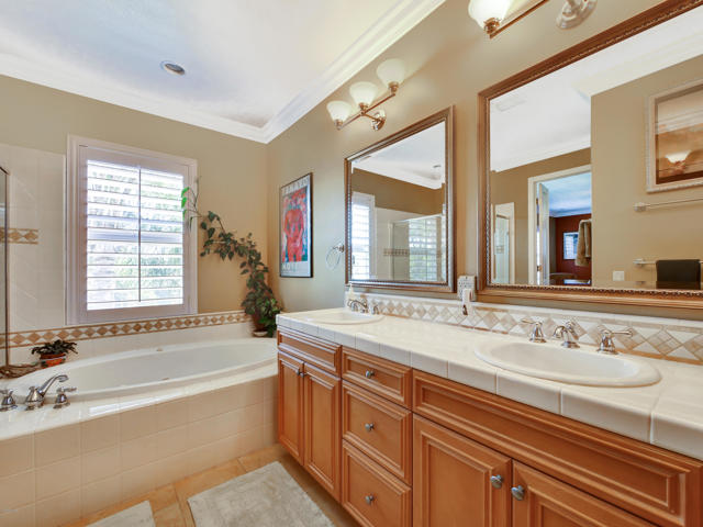 1333 Caspian Way, Oxnard CA: https://media.crmls.org/mediaz/3266aab3-6d7b-4c44-999b-555b8dcf7bb0.jpg