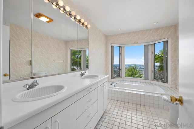 6371 Dwane Ave, San Diego CA: https://media.crmls.org/mediaz/3266ac6d-8ad1-4390-878f-cb6309306314.jpg