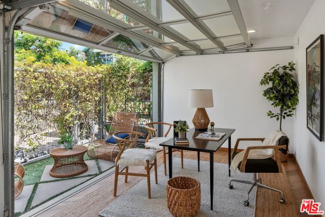 512 Brooks Avenue, Venice CA: https://media.crmls.org/mediaz/32675753-722e-4bd7-a9c3-ecbc53d72438.jpg