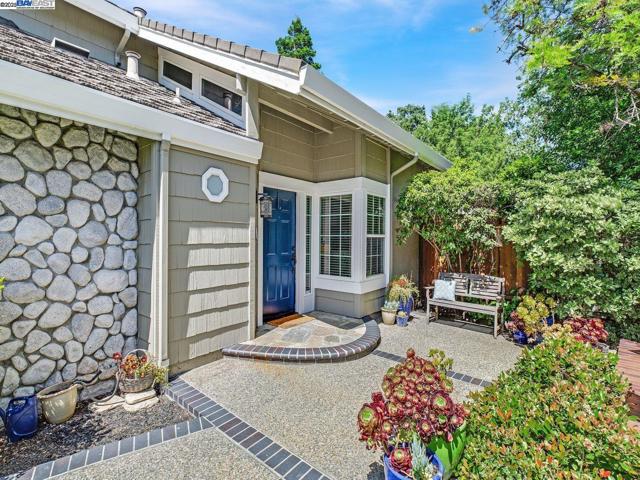 8043 Crossridge Rd, Dublin CA: https://media.crmls.org/mediaz/3267a44f-65ca-4f4f-99be-ed418f2ccd41.jpg