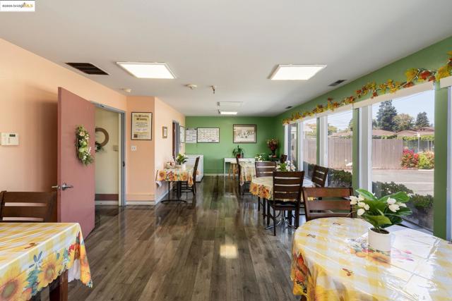 18905 Standish Ave, Hayward CA: https://media.crmls.org/mediaz/32681d07-d454-4e87-b331-af58259b54ae.jpg