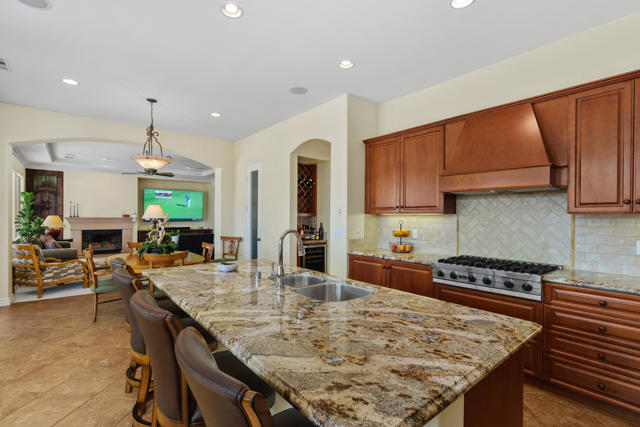 77869 Desert Drive, La Quinta CA: https://media.crmls.org/mediaz/32685d90-bffd-4009-9203-088c6329cb9e.jpg