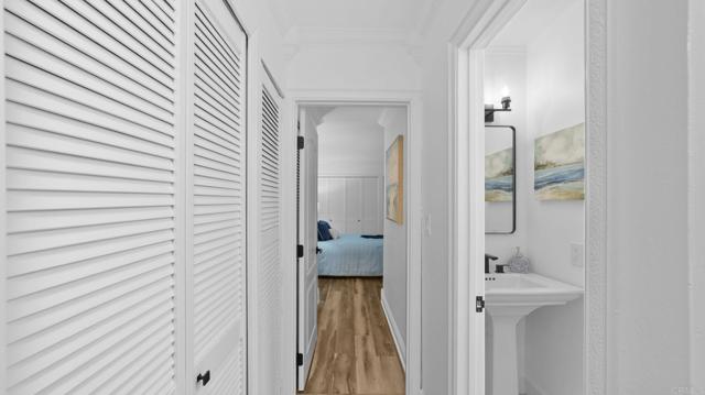 2517 Navarra Drive, Carlsbad CA: https://media.crmls.org/mediaz/32688918-26af-44e5-be09-51e6ee52019f.jpg