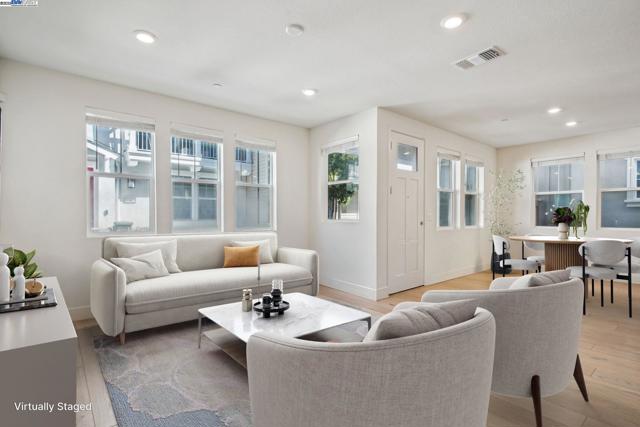 Image 7 of 60 For 37450 Watersail Way