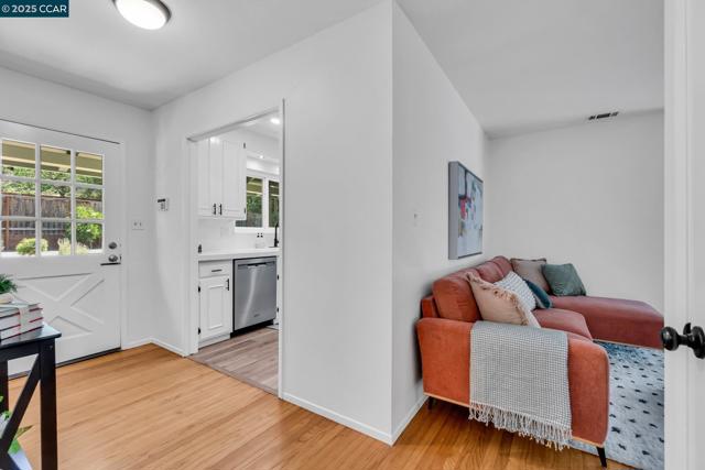57 Jemco Ct, Pleasant Hill CA: https://media.crmls.org/mediaz/32698f2d-dad8-4b42-afbf-8c97d5d0eacc.jpg