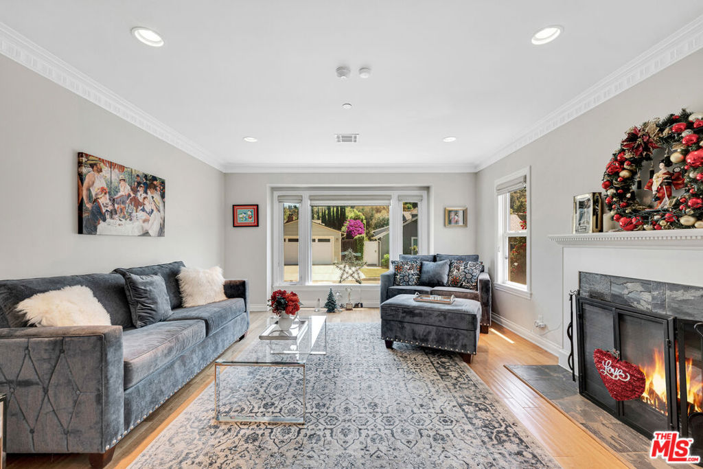 3733 Willowcrest AvenueStudio City img 13