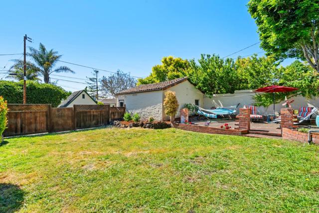 1003 Walnut Avenue, Santa Cruz CA: https://media.crmls.org/mediaz/326b5e17-5f04-4f19-86dc-aed627e26831.jpg