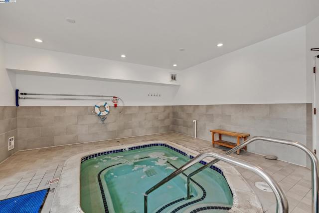 21109 Gary Dr, Hayward CA: https://media.crmls.org/mediaz/326c41cb-c383-4e8c-8d83-db57baccaad0.jpg