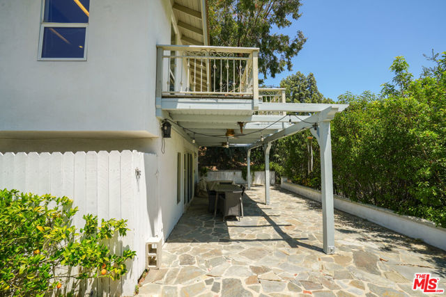 19616 Pine Valley Avenue, Porter Ranch CA: https://media.crmls.org/mediaz/326cdb3c-6baf-4a43-a908-8d4622f0f9a3.jpg