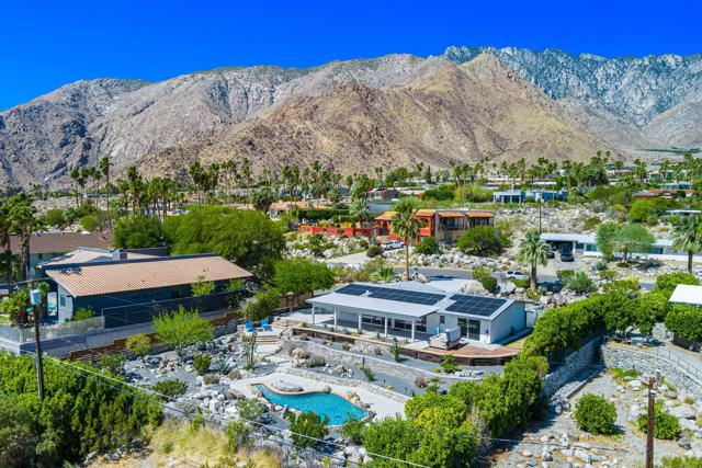 2360 N Palermo Drive, Palm Springs CA: https://media.crmls.org/mediaz/326cfab0-dab3-41d2-9e67-cf034850eb61.jpg