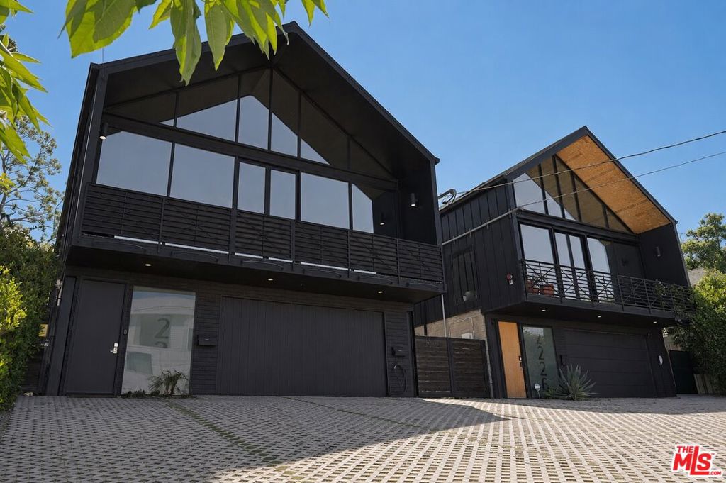 2230 Glendale Boulevard — architectural residence