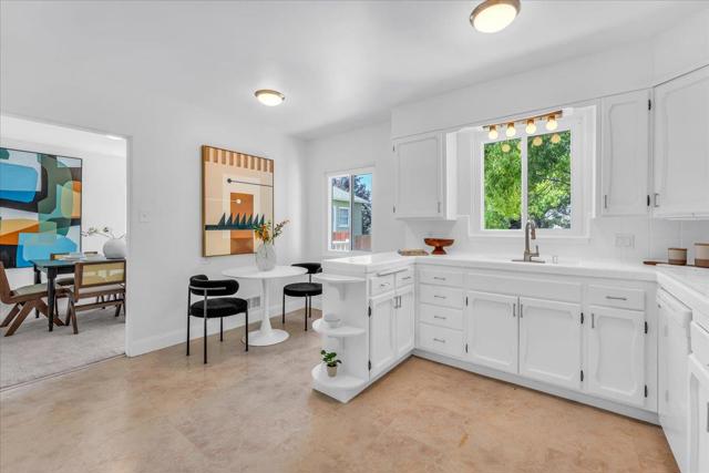 526 Sylvan Avenue, San Mateo CA: https://media.crmls.org/mediaz/326d6c68-3b73-4c2d-bcba-d586c3aa374e.jpg